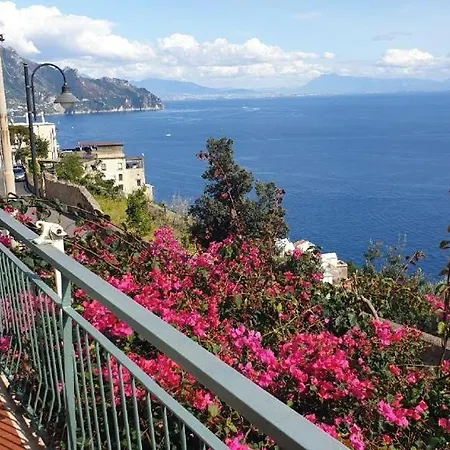 Intera Ad Con Vista Mare E Jacuzzi