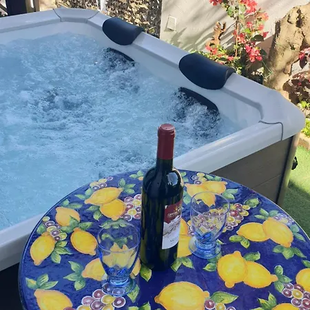 Villa Intera Ad Con Vista Mare E Jacuzzi