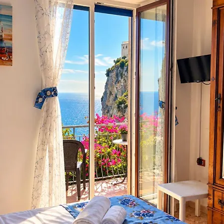 Intera Grace Con Vista Mare E Jacuzzi Amalfi